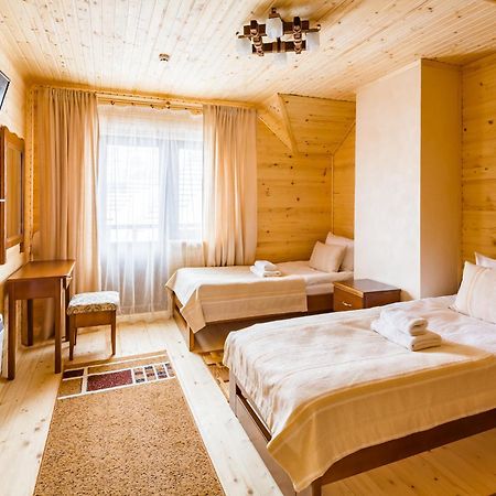 Family Hotel Kaskad Bukovel Oda fotoğraf