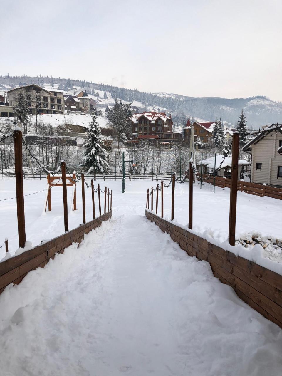 Family Hotel Kaskad Bukovel Dış mekan fotoğraf